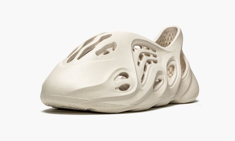 Yeezys Foam RNNR Ararat