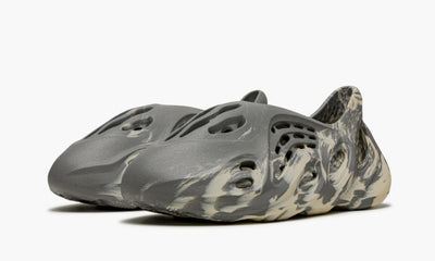 Yeezys Foam RNNR MXT Moon Gray
